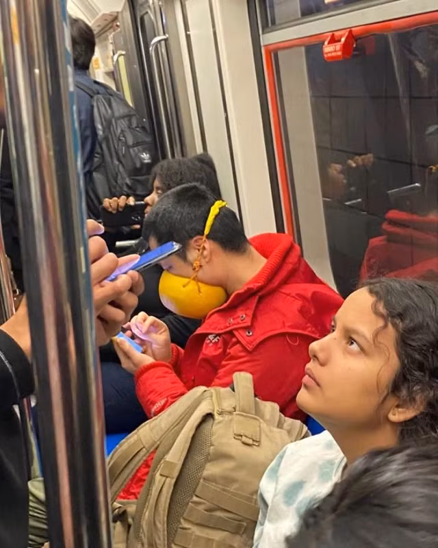 Hai huoc muon kieu khau trang phong COVID-19 doc dao