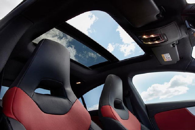 Chiêm ngưỡng Mercedes CLA 250 AMG từ 920 triệu đồng - Hình 10 Chiem nguong Mercedes CLA 250 AMG tu 920 trieu dong-Hinh-10