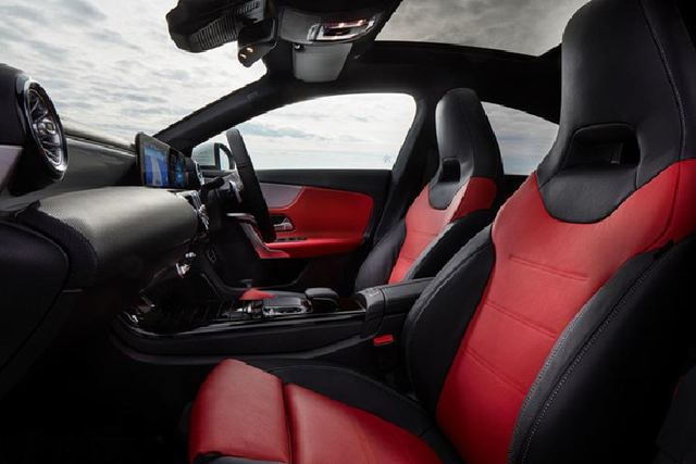 Chiêm ngưỡng Mercedes CLA 250 AMG từ 920 triệu đồng - Hình 14 Chiem nguong Mercedes CLA 250 AMG tu 920 trieu dong-Hinh-14