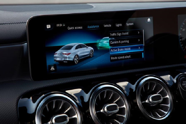 Chiêm ngưỡng Mercedes CLA 250 AMG từ 920 triệu đồng - Hình 11 Chiem nguong Mercedes CLA 250 AMG tu 920 trieu dong-Hinh-11