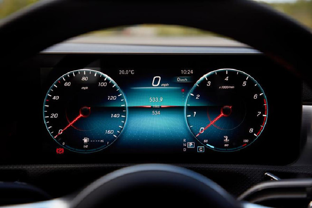 Chiêm ngưỡng Mercedes CLA 250 AMG từ 920 triệu đồng - Hình 13 Chiem nguong Mercedes CLA 250 AMG tu 920 trieu dong-Hinh-13