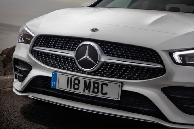 Chiêm ngưỡng Mercedes CLA 250 AMG từ 920 triệu đồng - Hình 3 Chiem nguong Mercedes CLA 250 AMG tu 920 trieu dong-Hinh-3