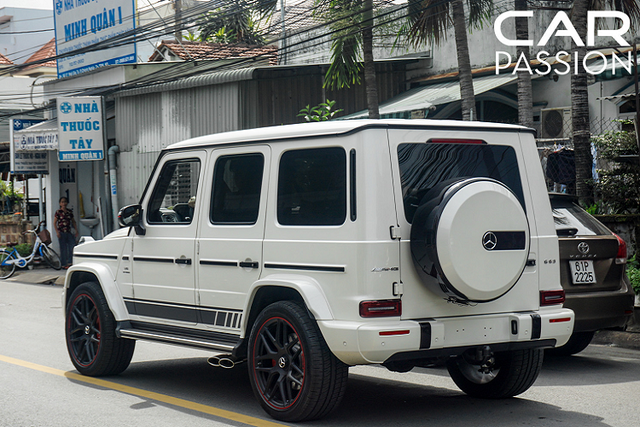 Đại gia Bình Dương chi hơn 10 tỷ tậu Mercedes-Benz G63 mới - Hình 4 Dai gia Binh Duong chi hon 10 ty tau Mercedes-Benz G63 moi-Hinh-4