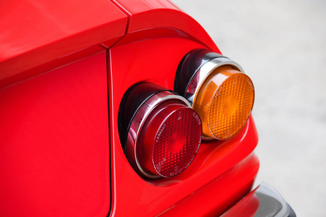 Siêu xe Ferrari cổ của Elton John chào giá gần 14 tỷ - Hình 6 Sieu xe Ferrari co cua Elton John chao gia gan 14 ty-Hinh-6