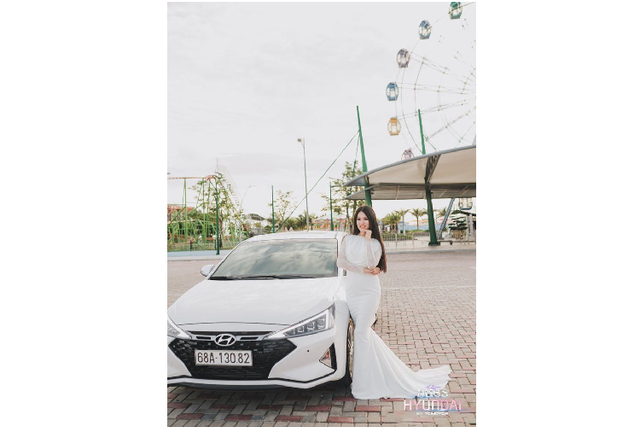 Dàn chân dài Việt sexy hết cỡ đọ dáng ôtô Hyundai - Hình 8 Dan chan dai Viet sexy het co do dang oto Hyundai-Hinh-8