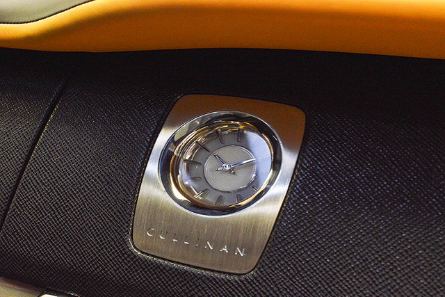 Ngắm đã mắt SUV siêu sang Rolls-Royce Cullinan màu độc - Hình 6 Ngam da mat SUV sieu sang Rolls-Royce Cullinan mau doc-Hinh-6