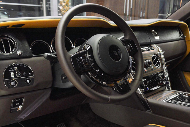 Ngắm đã mắt SUV siêu sang Rolls-Royce Cullinan màu độc - Hình 5 Ngam da mat SUV sieu sang Rolls-Royce Cullinan mau doc-Hinh-5