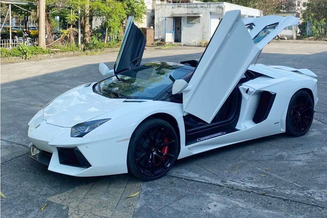 Siêu xe Lamborghini Aventador Roadster hơn 37 tỷ đồng sẽ vào Bình Phước? - Hình 3 Sieu xe Lamborghini Aventador Roadster hon 37 ty dong se vao Binh Phuoc?-Hinh-3