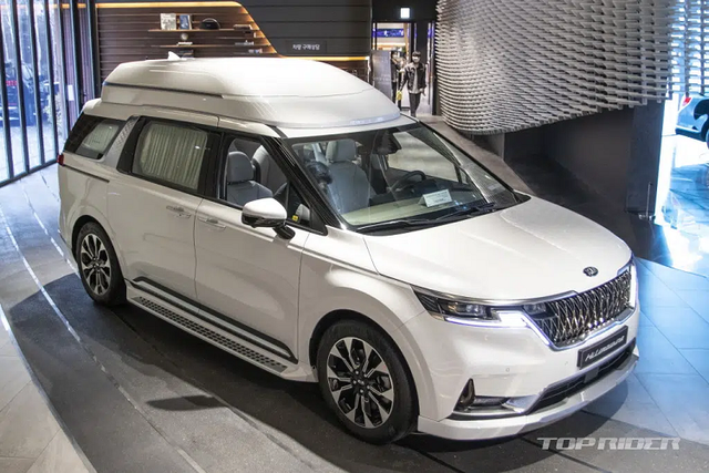 Kia Sedona High Limousine 2021 có giá hơn 1,2 tỷ Kia Sedona High Limousine 2021 co gia hon 1,2 ty