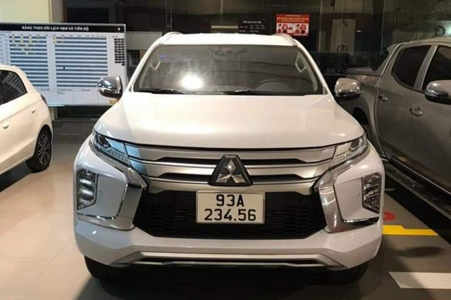 Mitsubishi Pajero Sport biển 234.56 hét giá 6,5 tỷ đồng Mitsubishi Pajero Sport bien 234.56 het gia 6,5 ty dong