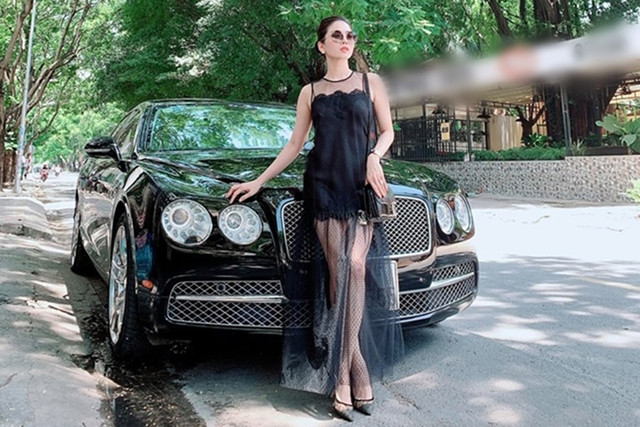 Lệ Quyên sở hữu siêu xe Bentley Flying Spur biển khủng, tiền tỷ - Hình 2 Le Quyen so huu sieu xe Bentley Flying Spur bien khung, tien ty-Hinh-2