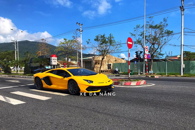 Ngắm Aventador SVJ và McLaren 720S Spider giá hơn 70 tỷ đồng tại Đà Nẵng Ngam Aventador SVJ va McLaren 720S Spider gia hon 70 ty dong tai Da Nang