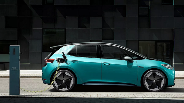 Chủ tịch Toyota nói về sự phát triển quá mức của trào lưu xe điện - Hình 3 Chu tich Toyota noi ve su phat trien qua muc cua trao luu xe dien-Hinh-3