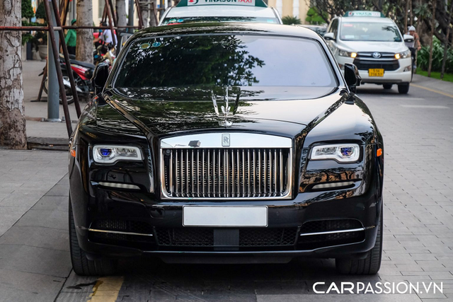 Xuất hiện Rolls-Royce Wraith Series II “hàng hiếm” tại Sài Gòn - Hình 3 Xuat hien Rolls-Royce Wraith Series II “hang hiem” tai Sai Gon-Hinh-3