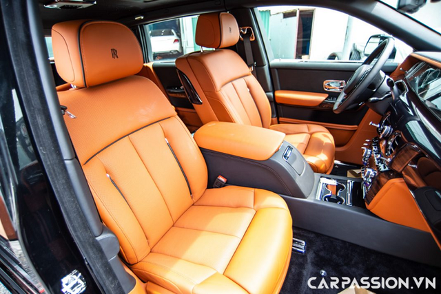 Xuất hiện Rolls-Royce Phantom VIII EWB hơn 80 tỷ ở Hà Nội - Hình 5 Xuat hien Rolls-Royce Phantom VIII EWB hon 80 ty o Ha Noi-Hinh-5