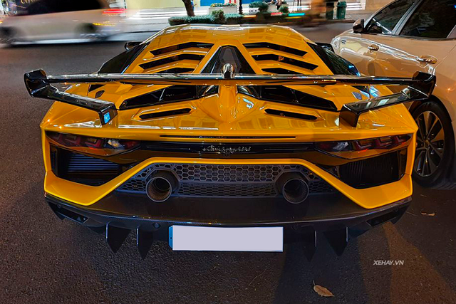 Lamborghini Aventador SVJ hơn 50 tỷ đồng tại Việt Nam độ "đồ chơi" - Hình 5 Lamborghini Aventador SVJ hon 50 ty dong tai Viet Nam do