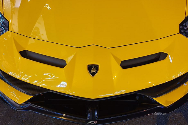 Lamborghini Aventador SVJ hơn 50 tỷ đồng tại Việt Nam độ "đồ chơi" - Hình 6 Lamborghini Aventador SVJ hon 50 ty dong tai Viet Nam do