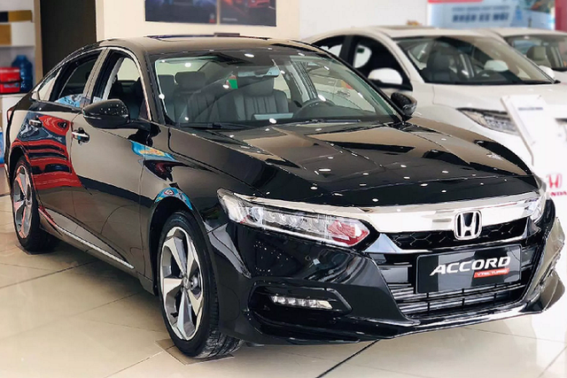 Honda Accord giảm 150 triệu đồng tại đại lý, "xả hàng tồn" Honda Accord giam 150 trieu dong tai dai ly,