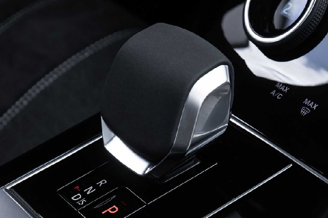 Ngắm Range Rover Velar 2021 sắp về Việt Nam giá từ 58.050 USD - Hình 6 Ngam Range Rover Velar 2021 sap ve Viet Nam gia tu 58.050 USD-Hinh-6