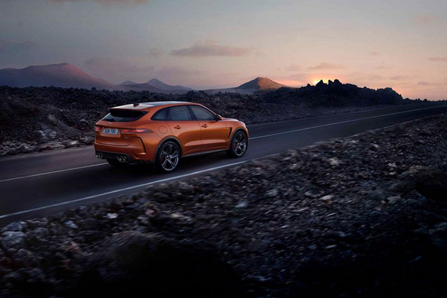 Chi tiết phiên bản hàng đầu Jaguar F-Pace SVR 2021 chỉ cần 3,8 giây để bứt tốc - Hình 3 Chi tiet phien ban hang dau Jaguar F-Pace SVR 2021 chi can 3,8 giay de but toc-Hinh-3