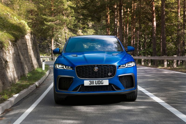 Chi tiết phiên bản hàng đầu Jaguar F-Pace SVR 2021 chỉ cần 3,8 giây để bứt tốc - Hình 6 Chi tiet phien ban hang dau Jaguar F-Pace SVR 2021 chi can 3,8 giay de but toc-Hinh-6