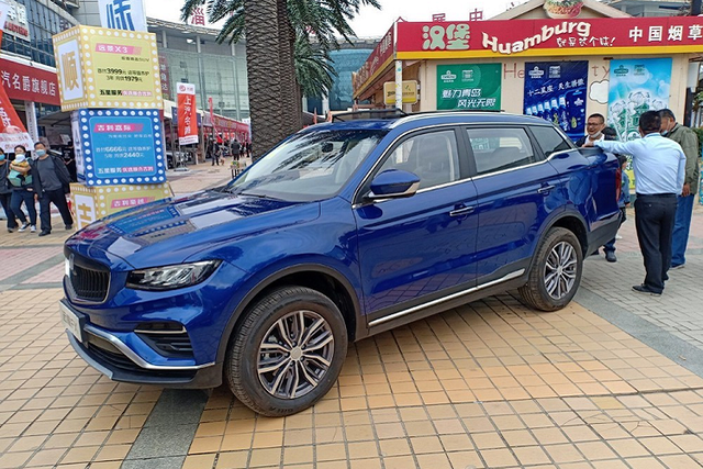 Ban tai Trung Quoc Farizon FX gia chi hon 430 trieu dong