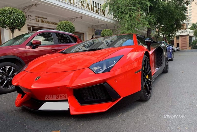 Lamborghini Aventador hon 20 ty lai 'thay ao moi' o Sai Gon-Hinh-6