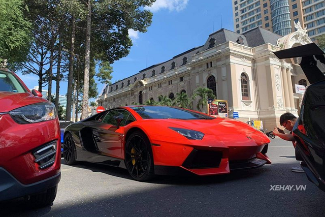 Lamborghini Aventador hon 20 ty lai 'thay ao moi' o Sai Gon-Hinh-2