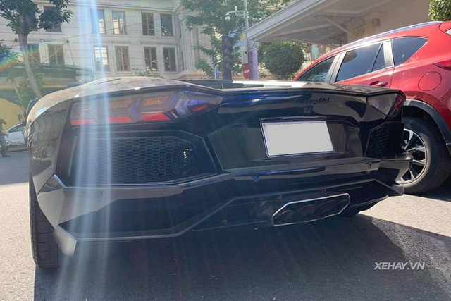 Lamborghini Aventador hon 20 ty lai 'thay ao moi' o Sai Gon-Hinh-4
