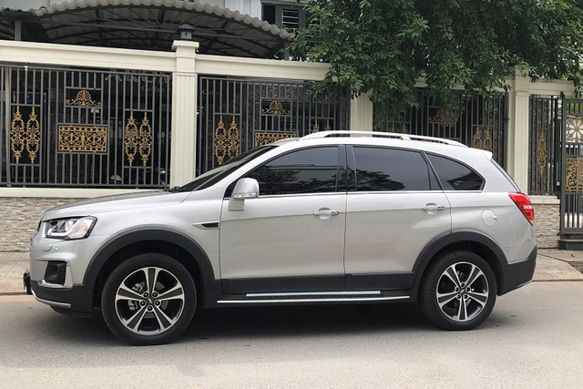 Chỉ 650 triệu cho 1 xe Chevrolet Captiva 2017 có hợp lý? - Hình 3 Chi 650 trieu cho 1 xe Chevrolet Captiva 2017 co hop ly?-Hinh-3