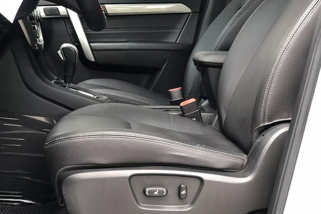 Chỉ 650 triệu cho 1 xe Chevrolet Captiva 2017 có hợp lý? - Hình 7 Chi 650 trieu cho 1 xe Chevrolet Captiva 2017 co hop ly?-Hinh-7