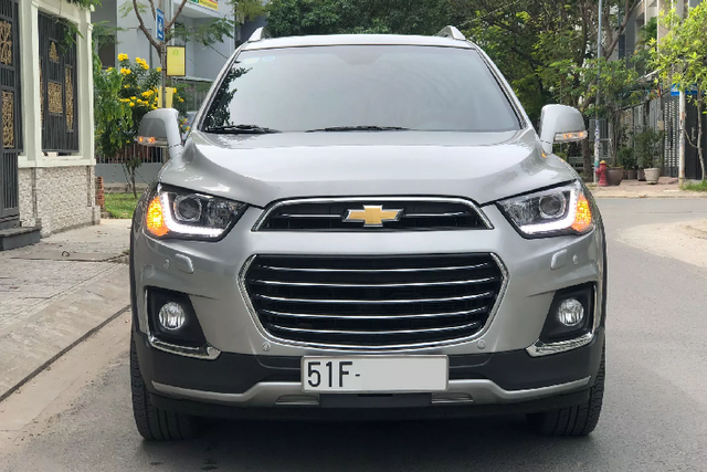 Chỉ 650 triệu cho 1 xe Chevrolet Captiva 2017 có hợp lý? - Hình 2 Chi 650 trieu cho 1 xe Chevrolet Captiva 2017 co hop ly?-Hinh-2