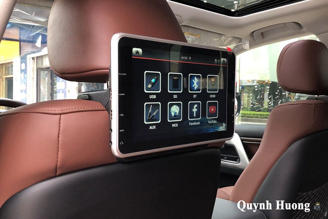 Gần 7 tỷ cho Toyota Land Cruiser VXS Executive Lounge về Việt Nam - Hình 7 Gan 7 ty cho Toyota Land Cruiser VXS Executive Lounge ve Viet Nam-Hinh-7