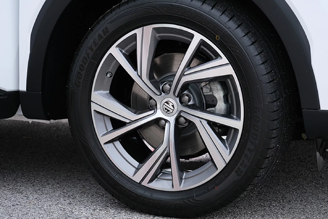 Chi tiết xe MG HS PHEV từ 685 triệu đồng - Hình 9 Chi tiet xe MG HS PHEV tu 685 trieu dong-Hinh-9