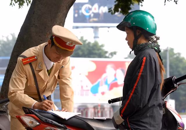 Cac muc phat khi oto va xe may khong co bao hiem