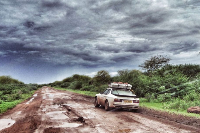 Hanh trinh 'xuyen luc dia' tu Anh Quoc den Chau Phi cua Porsche 944-Hinh-6