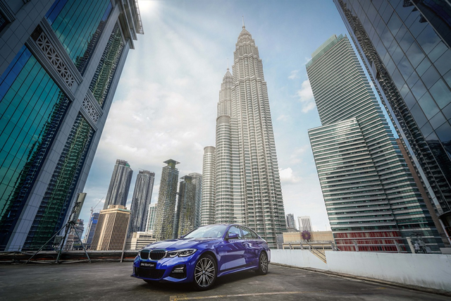 Chi tiết BMW 330e M Sport mới, giá gần 1,5 tỷ đồng tại Malaysia Chi tiet BMW 330e M Sport moi, gia gan 1,5 ty dong tai Malaysia