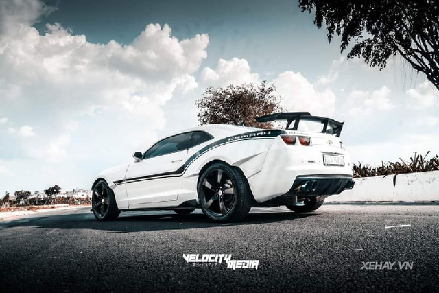Chi tiết Chevrolet Camaro RS độ đẹp nhất Việt Nam - Hình 4 Chi tiet Chevrolet Camaro RS do dep nhat Viet Nam-Hinh-4
