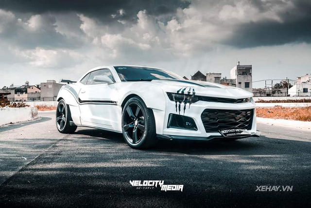 Chi tiết Chevrolet Camaro RS độ đẹp nhất Việt Nam - Hình 2 Chi tiet Chevrolet Camaro RS do dep nhat Viet Nam-Hinh-2