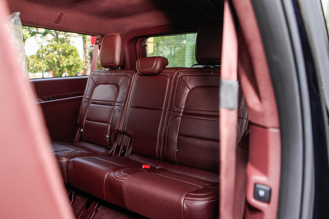 “Khủng long” Lincoln Navigator 2021 hơn 8 tỷ đồng tại Việt Nam - Hình 5 “Khung long” Lincoln Navigator 2021 hon 8 ty dong tai Viet Nam-Hinh-5