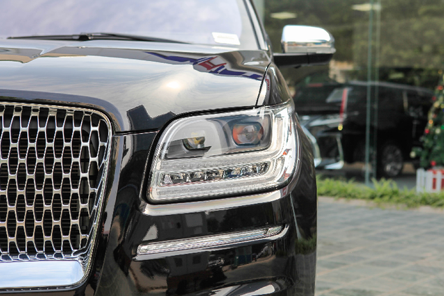 “Khủng long” Lincoln Navigator 2021 hơn 8 tỷ đồng tại Việt Nam - Hình 2 “Khung long” Lincoln Navigator 2021 hon 8 ty dong tai Viet Nam-Hinh-2