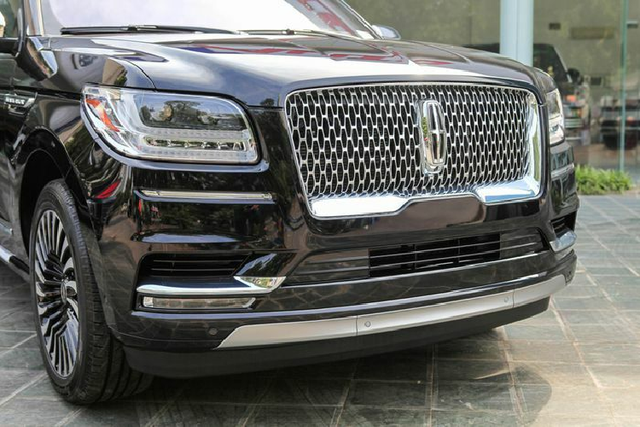 “Khủng long” Lincoln Navigator 2021 hơn 8 tỷ đồng tại Việt Nam - Hình 3 “Khung long” Lincoln Navigator 2021 hon 8 ty dong tai Viet Nam-Hinh-3