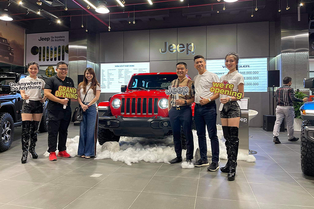 Jeep chính hãng ra mắt tại Việt Nam giá gần 3 tỷ đồng Jeep chinh hang ra mat tai Viet Nam gia gan 3 ty dong