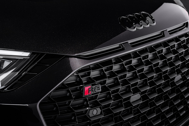 Siêu xe Audi R8 RWD phiên bản mới có giá hơn 4,24 tỷ đồng - Hình 4 Sieu xe Audi R8 RWD phien ban moi co gia hon 4,24 ty dong-Hinh-4