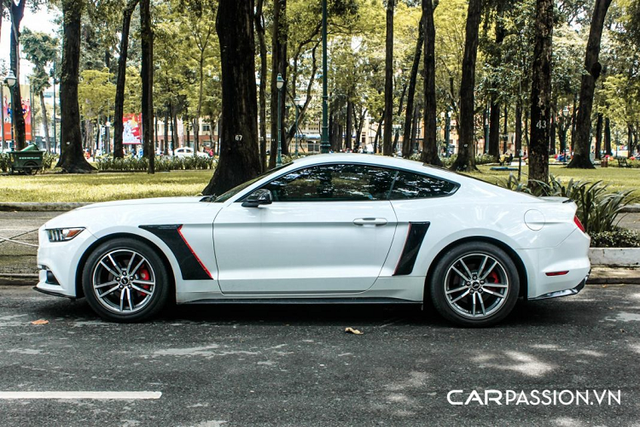 Ford Mustang tầm 2 tỷ đồng tại Việt Nam có gì đặc biệt? - Hình 8 Ford Mustang tam 2 ty dong tai Viet Nam co gi dac biet?-Hinh-8