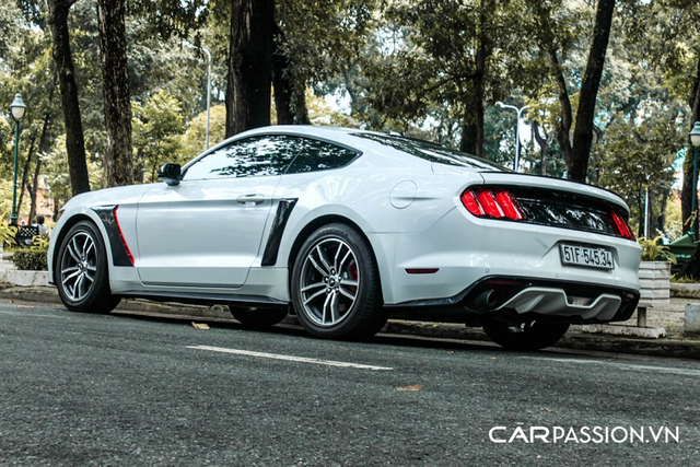 Ford Mustang tầm 2 tỷ đồng tại Việt Nam có gì đặc biệt? - Hình 3 Ford Mustang tam 2 ty dong tai Viet Nam co gi dac biet?-Hinh-3