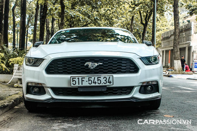 Ford Mustang tầm 2 tỷ đồng tại Việt Nam có gì đặc biệt? - Hình 7 Ford Mustang tam 2 ty dong tai Viet Nam co gi dac biet?-Hinh-7