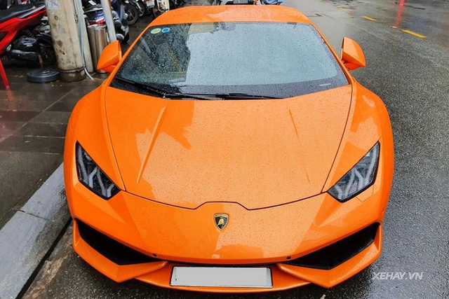 Siêu xe Lamborghini Huracan đẹp rực rỡ dưới mưa Sài Gòn - Hình 6 Sieu xe Lamborghini Huracan dep ruc ro duoi mua Sai Gon-Hinh-6