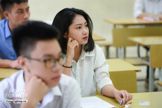 Cận cảnh dàn hot girl xinh đẹp ngày đầu thi THPT Quốc gia 2019 Can canh dan hot girl xinh dep ngay dau thi THPT Quoc gia 2019