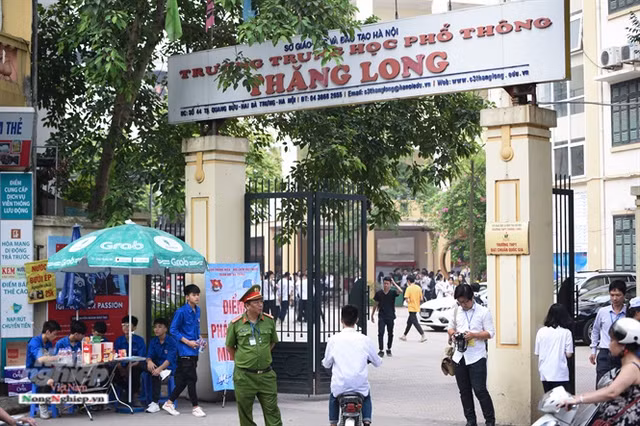 Can canh dan hot girl xinh dep ngay dau thi THPT Quoc gia 2019-Hinh-3